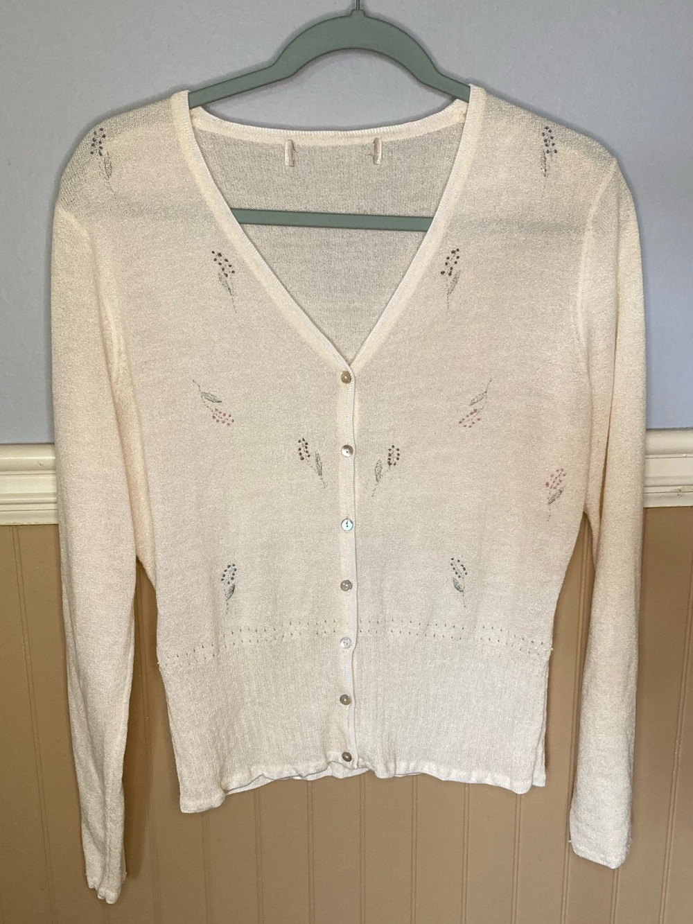 Vintage-Inspired Cream Embroidered Floral Cardigan - Pointelle Knit Medium